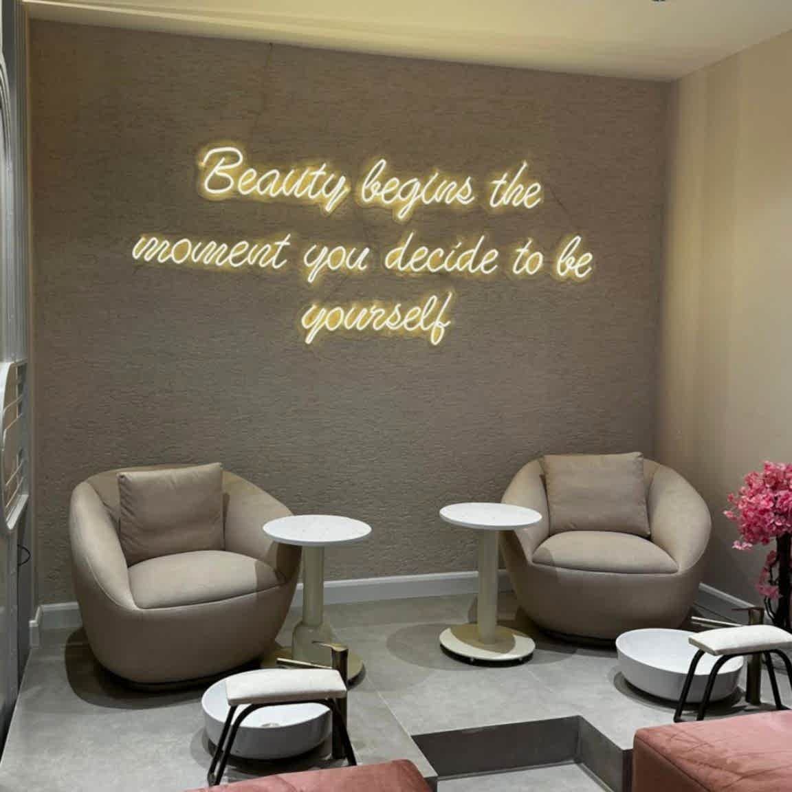 Güzellik Merkezi Neon Tabela