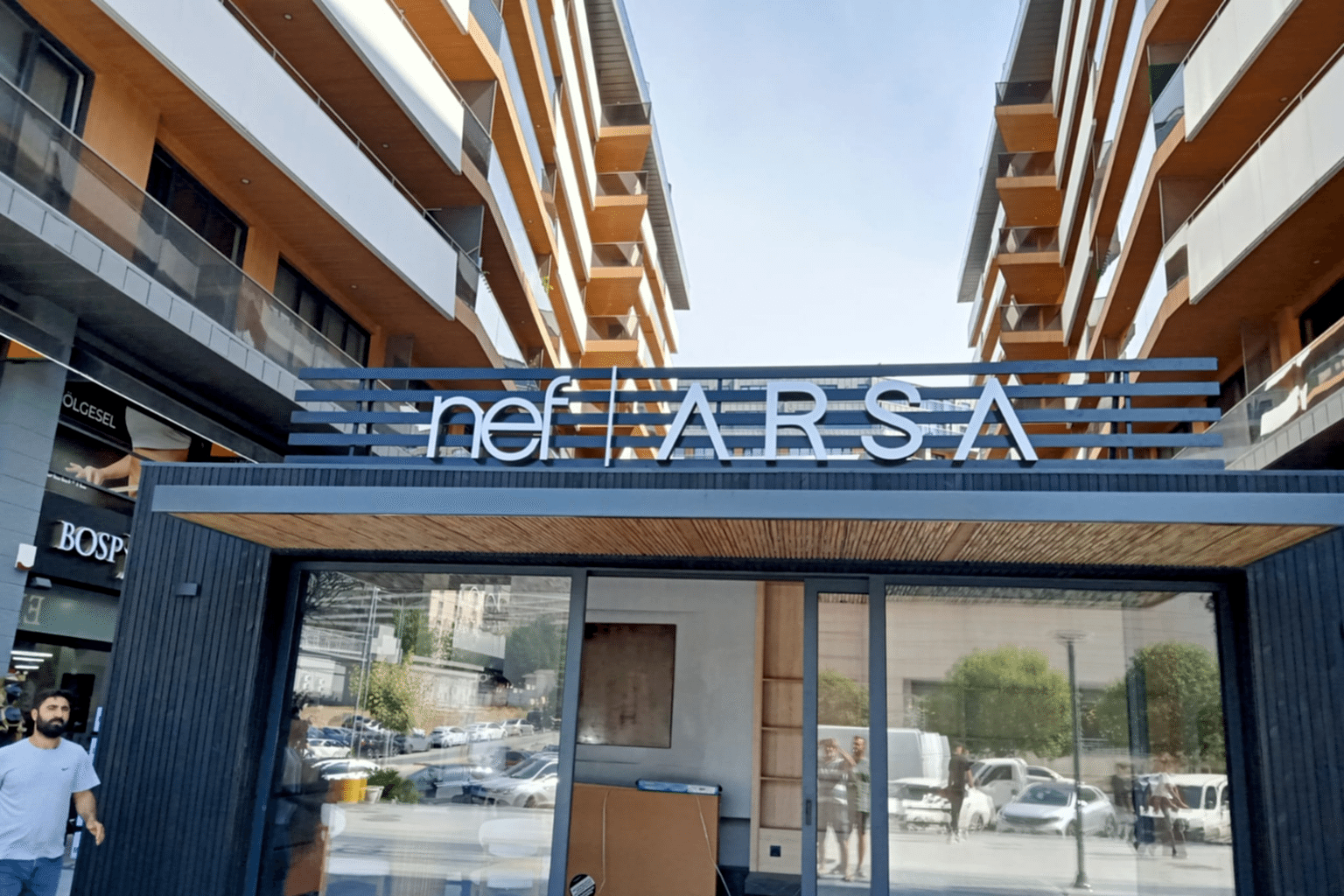 Kırmızı Araç Giydirme